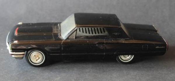 Ford Thunderbird 1965 US-Delaer Promo-Car Radio Plasticmodell (9077)